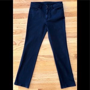 Uniqlo black denim straight jeans short size 26